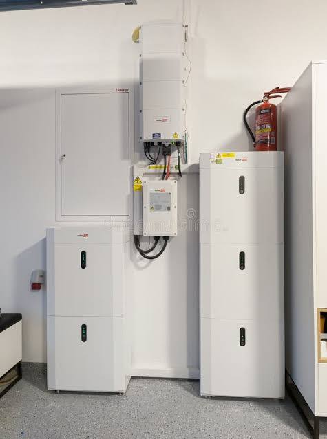Invertor SolarEdge cu doua baterii de stocare